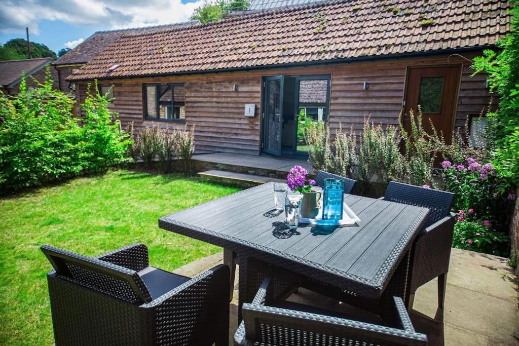 Cosy Cottage On Banks Of River Wye Foy ภายนอก รูปภาพ