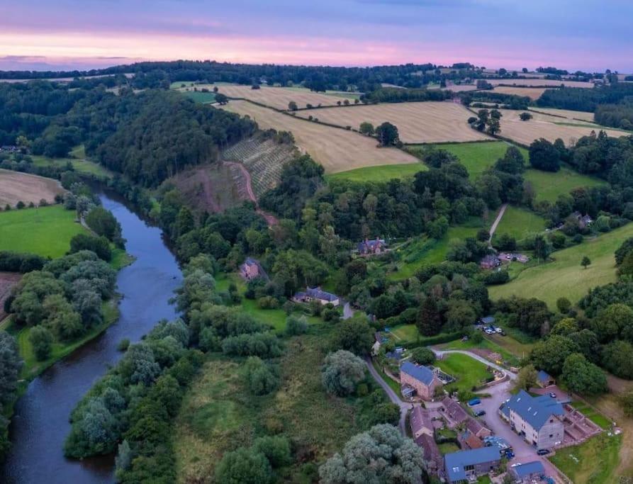 Cosy Cottage On Banks Of River Wye Foy ภายนอก รูปภาพ